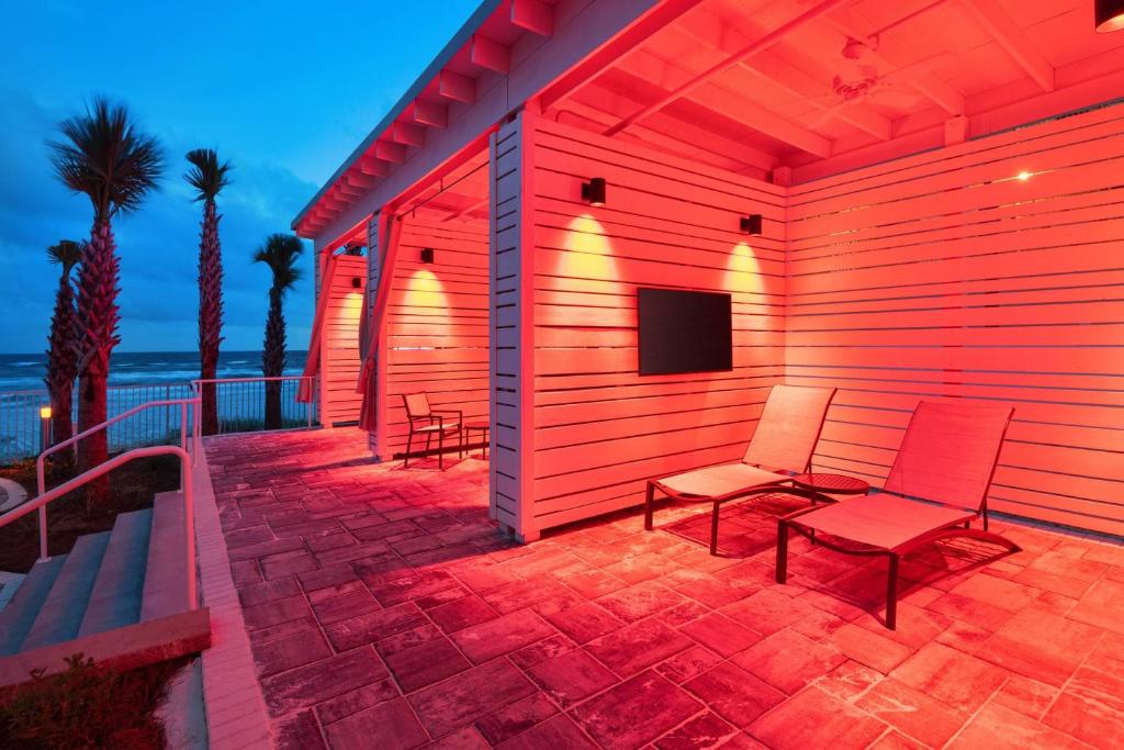 SpringHill Suites by Marriott Panama City Beach Beachfront photo