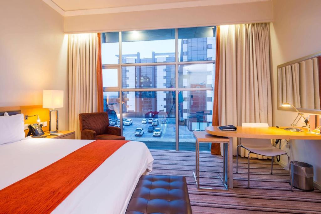 Postel nebo postele na pokoji v ubytování Protea Hotel by Marriott Gaborone Masa Square