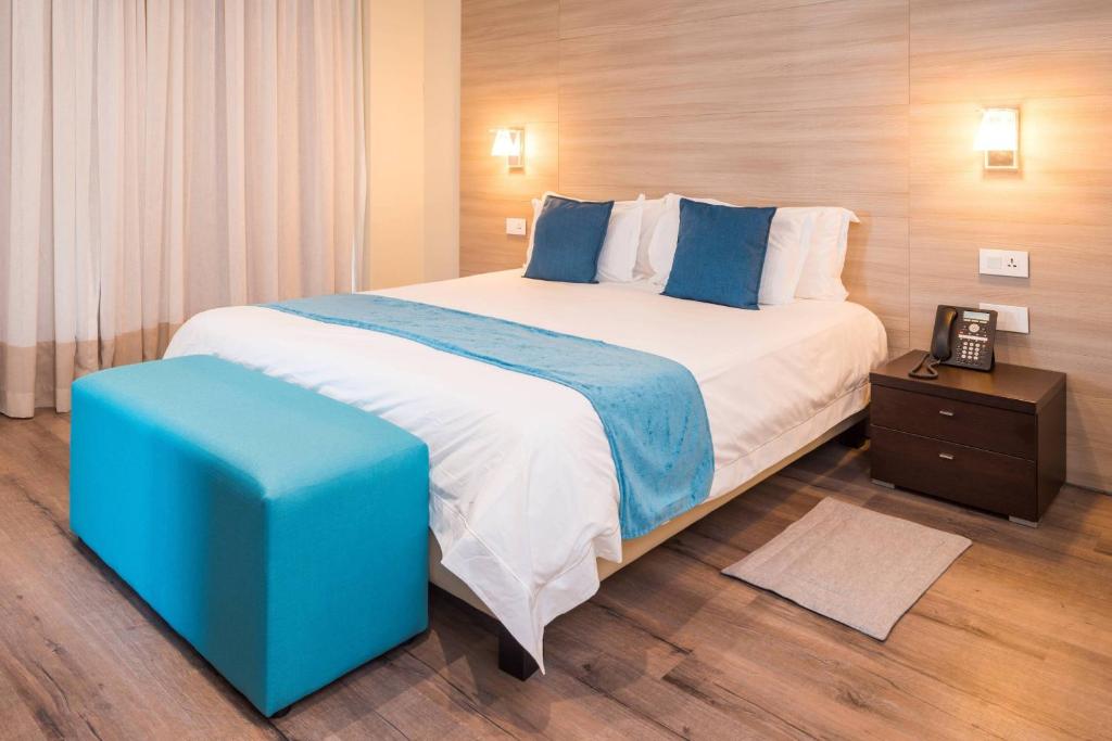 Postel nebo postele na pokoji v ubytování Protea Hotel by Marriott Gaborone Masa Square