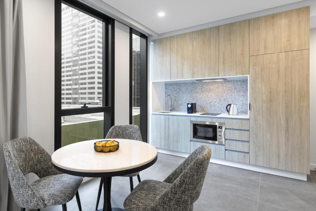 Meriton Suites Melbourne photo