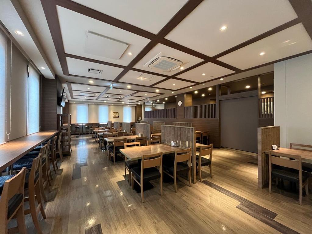 Restaurace v ubytování Hotel Route-Inn Takefu Inter