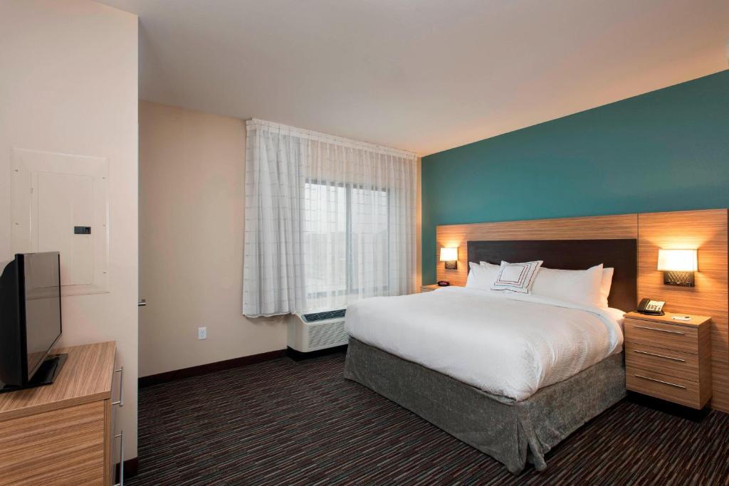 TownePlace Suites by Marriott Des Moines West/Jordan Creek - 2 Bedroom Suite