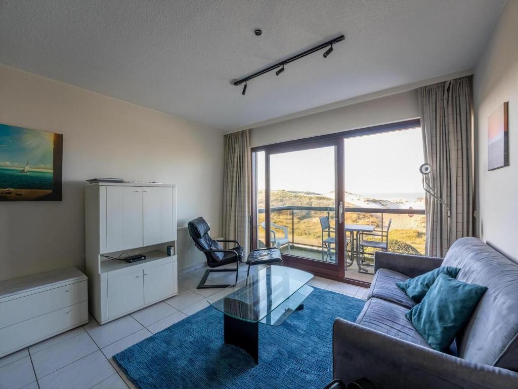 Apartment with balcony and sea views, Oostduinkerke (updated prices 2026)