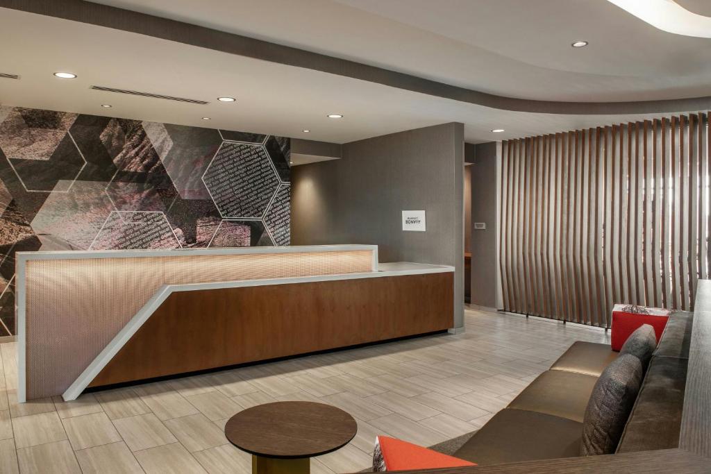 Posezení v ubytování SpringHill Suites by Marriott Phoenix West/Avondale