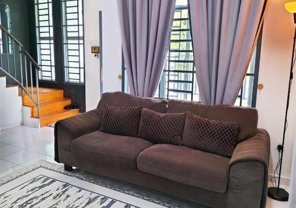 IRIS 33 Corner Lot House Spacious Outdoor WI-Fi - Casa De Tres Dormitorios