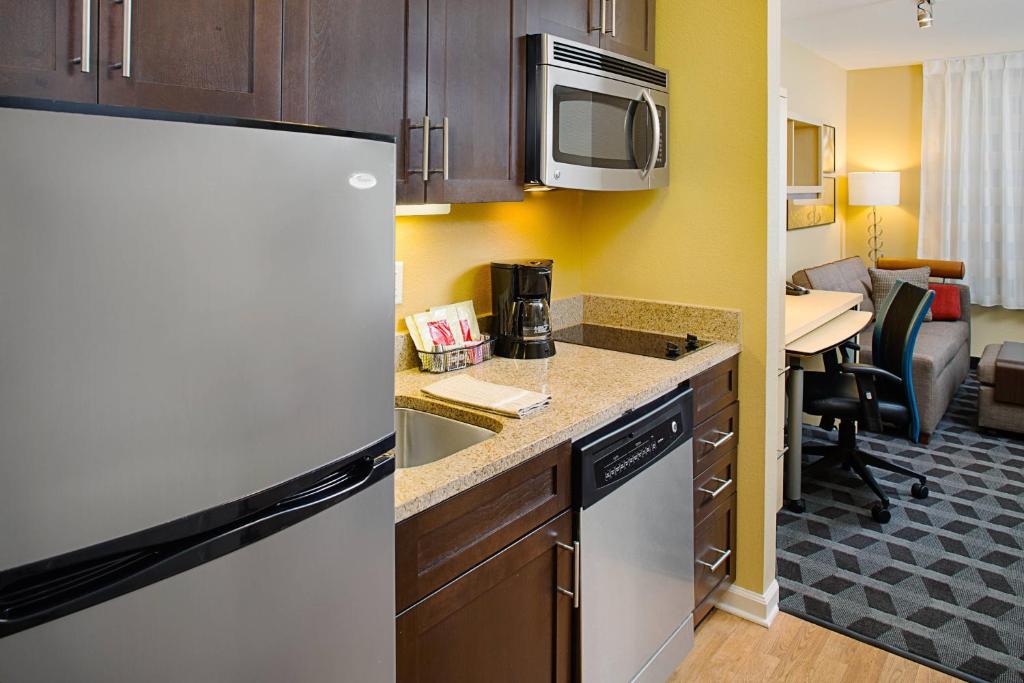 TownePlace Suites by Marriott Fayetteville N / Springdale - Estudio King Con Sofá Cama