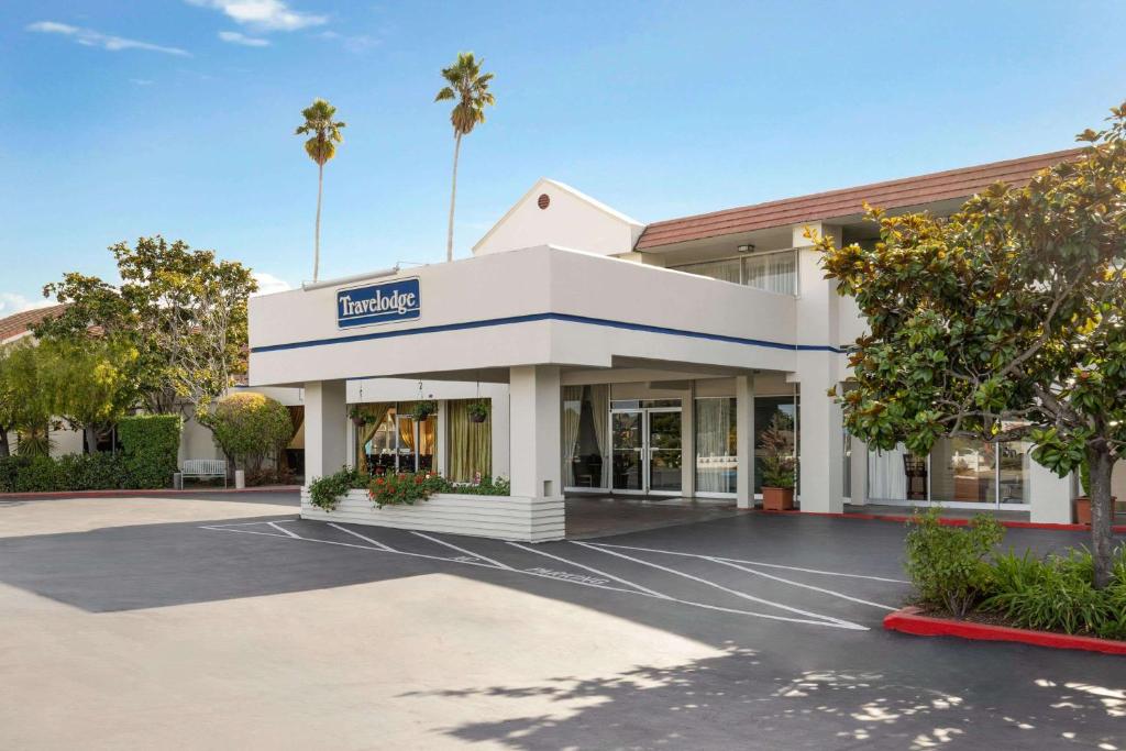 Travelodge by Wyndham Monterey Bay photo