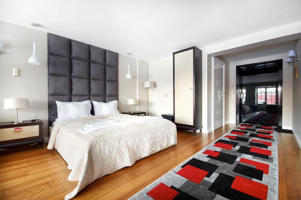 Komturia Old Town by Fahrenheit - Resim 17