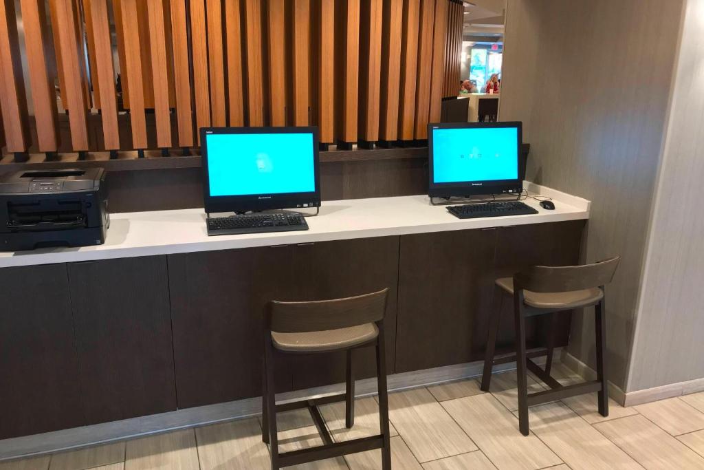 SpringHill Suites by Marriott Orlando Lake Buena Vista in Marriott Village photo