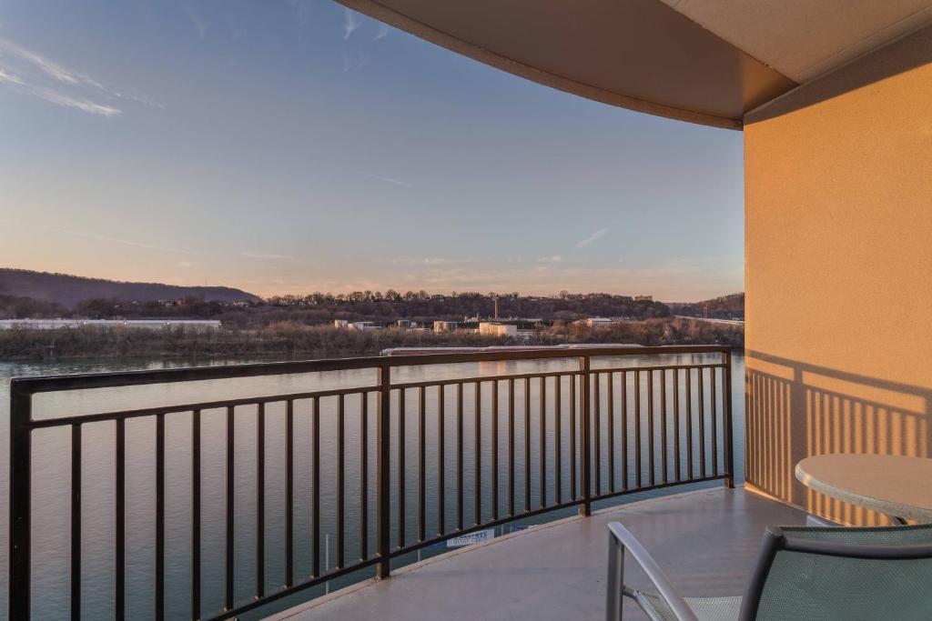 SpringHill Suites by Marriott Downtown Chattanooga/Cameron Harbor photo