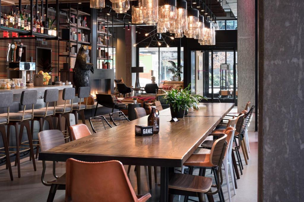 Nápoje v ubytování MOXY Seattle Downtown