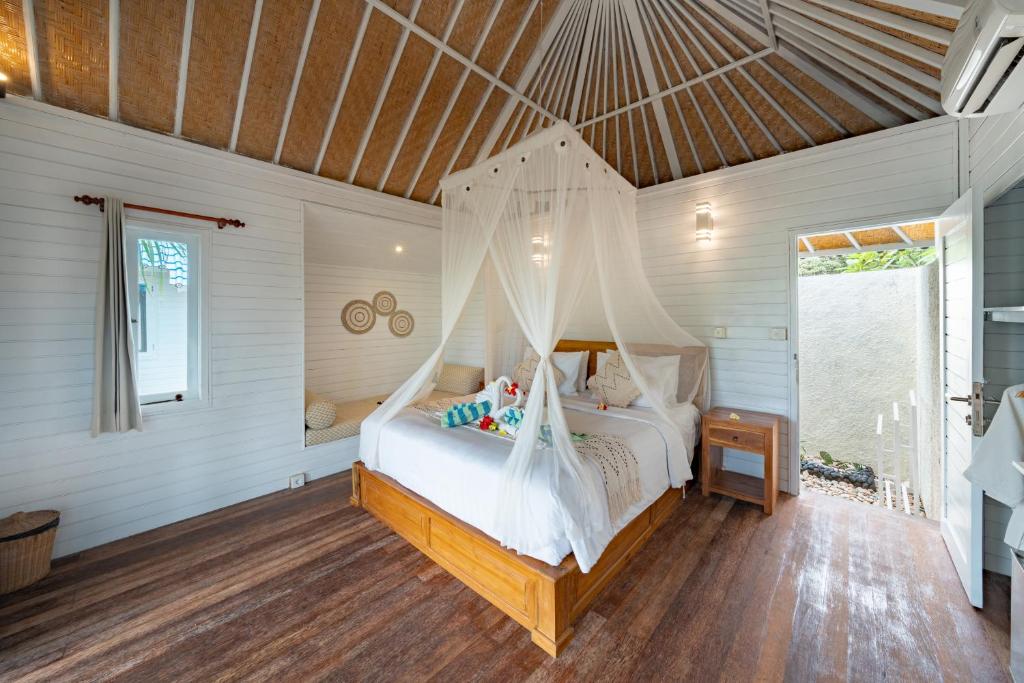 The Cubang Hut's Lembongan - 1