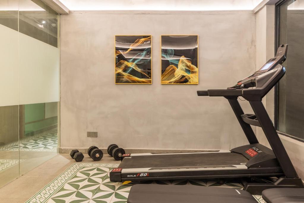 Fitness centrum a/nebo fitness zařízení v ubytování Stargazing Platform Inn--Guangzhou ChenClanAcademy & ShaMian & YongQingFang Branch