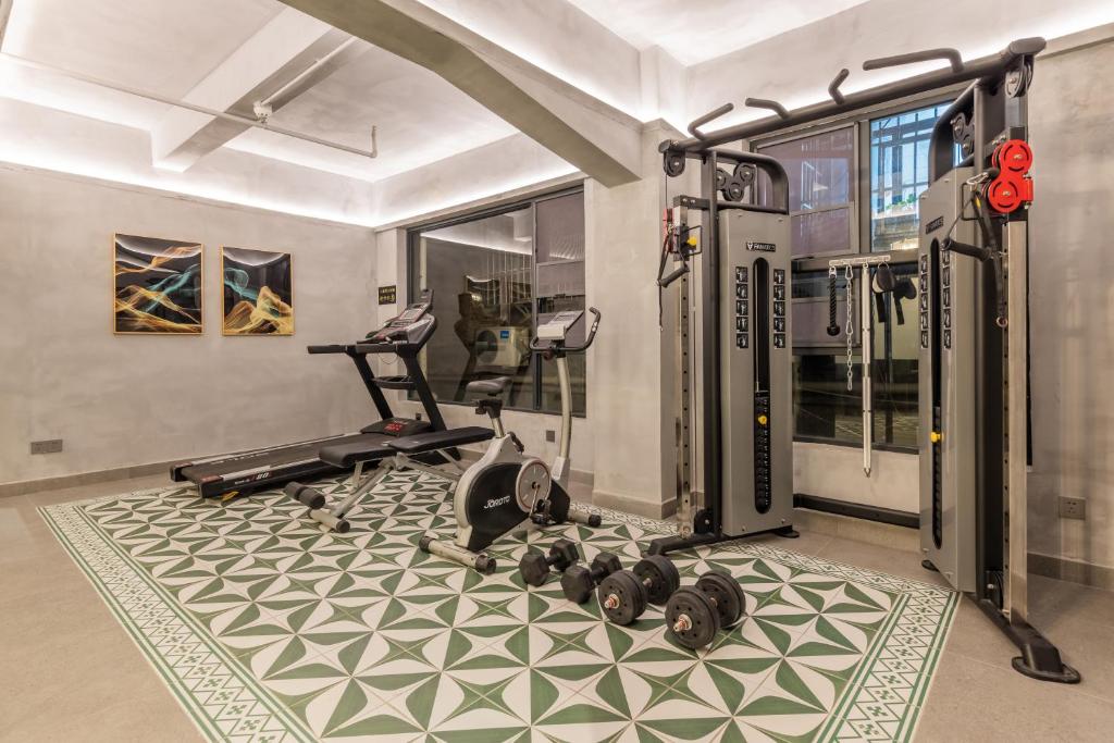 Fitness centrum a/nebo fitness zařízení v ubytování Stargazing Platform Inn--Guangzhou ChenClanAcademy & ShaMian & YongQingFang Branch