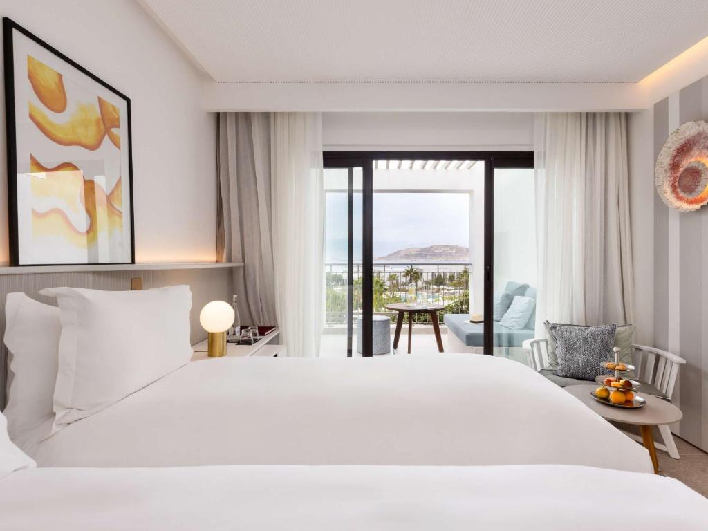 Postel nebo postele na pokoji v ubytování Sofitel Agadir Thalassa Sea & Spa