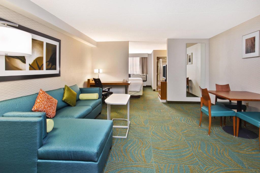 SpringHill Suites by Marriott Chicago Southwest at Burr Ridge Hinsdale - 行政双人间 - 带两张双人床 - 沙发床