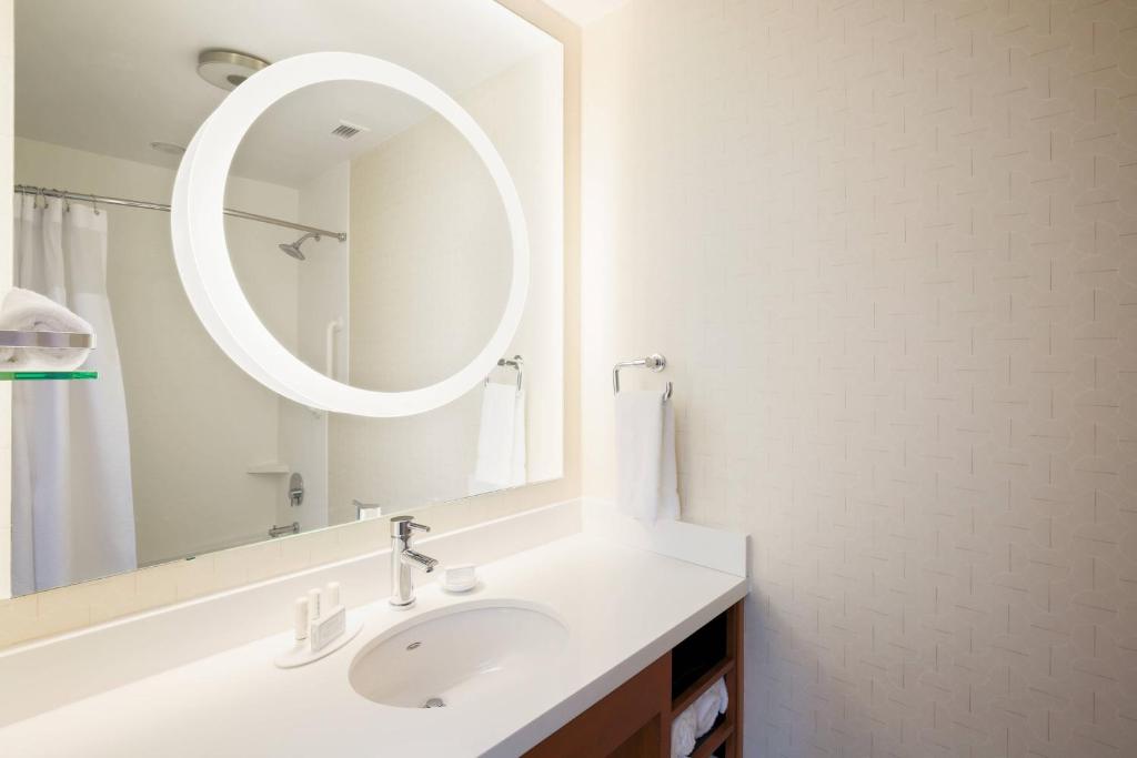 SpringHill Suites by Marriott San Jose Airport photo
