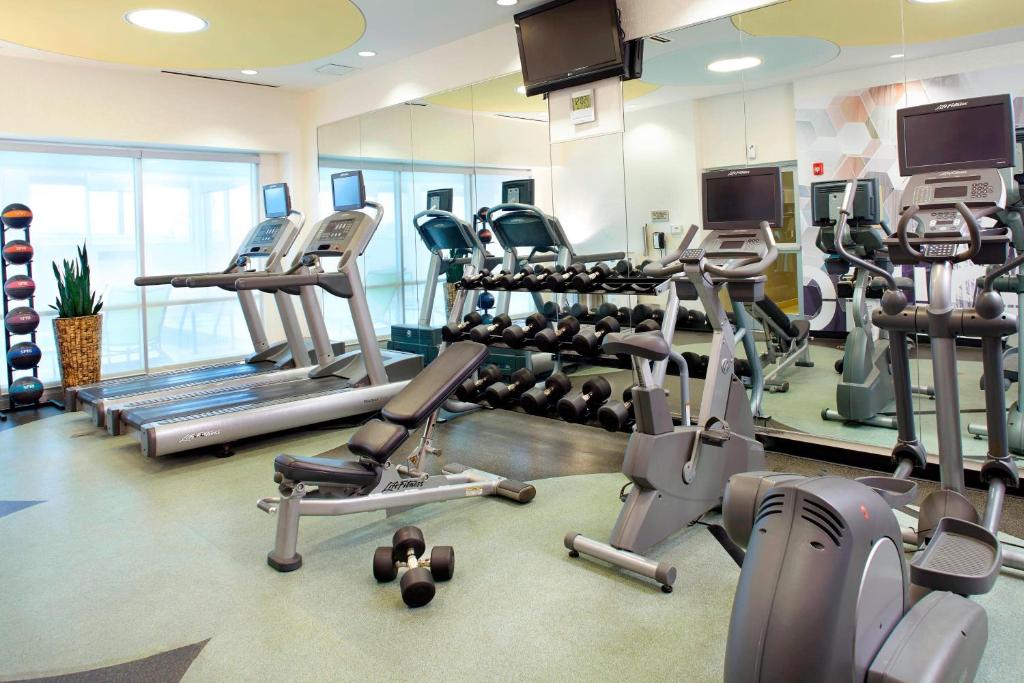 Fitness centrum a/nebo fitness zařízení v ubytování SpringHill Suites by Marriott Chicago Waukegan/Gurnee