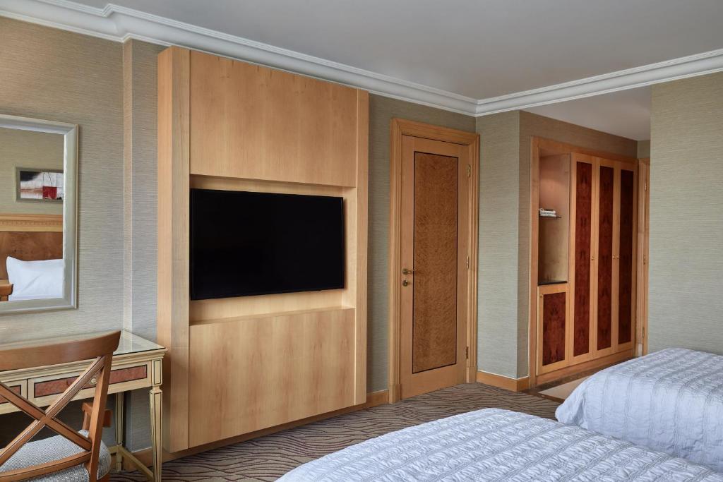 TV a/nebo společenská místnost v ubytování Le Meridien Makkah