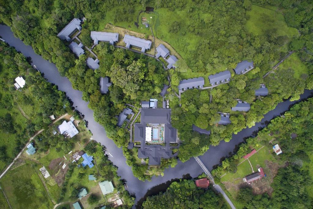 Letecký snímek ubytování Mulu Marriott Resort