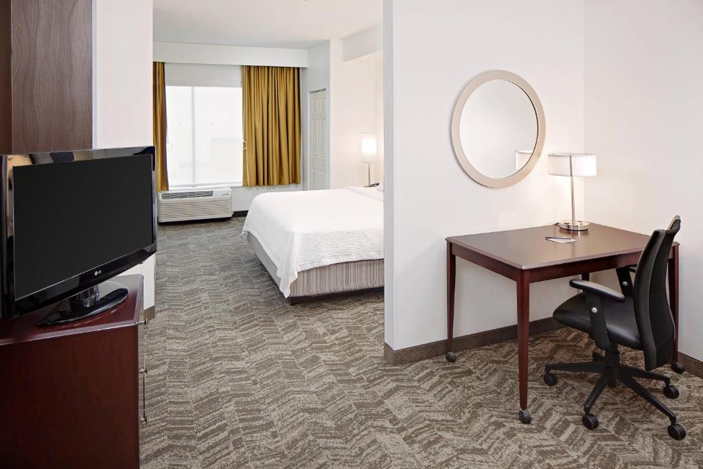 TV a/nebo společenská místnost v ubytování SpringHill Suites by Marriott Ardmore
