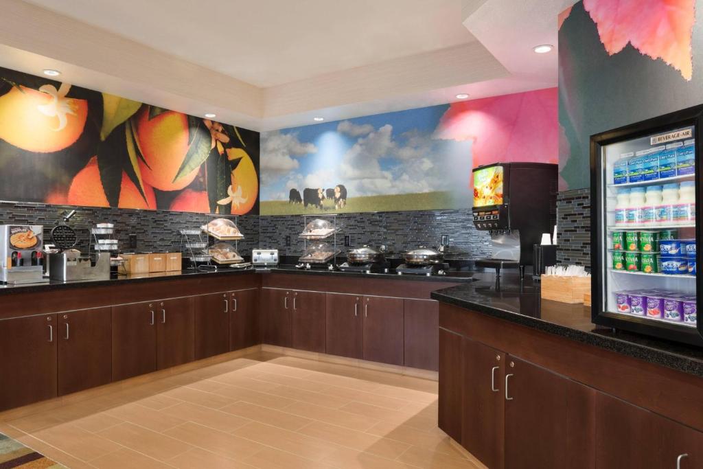 Fairfield Inn & Suites Youngstown Boardman Poland photo