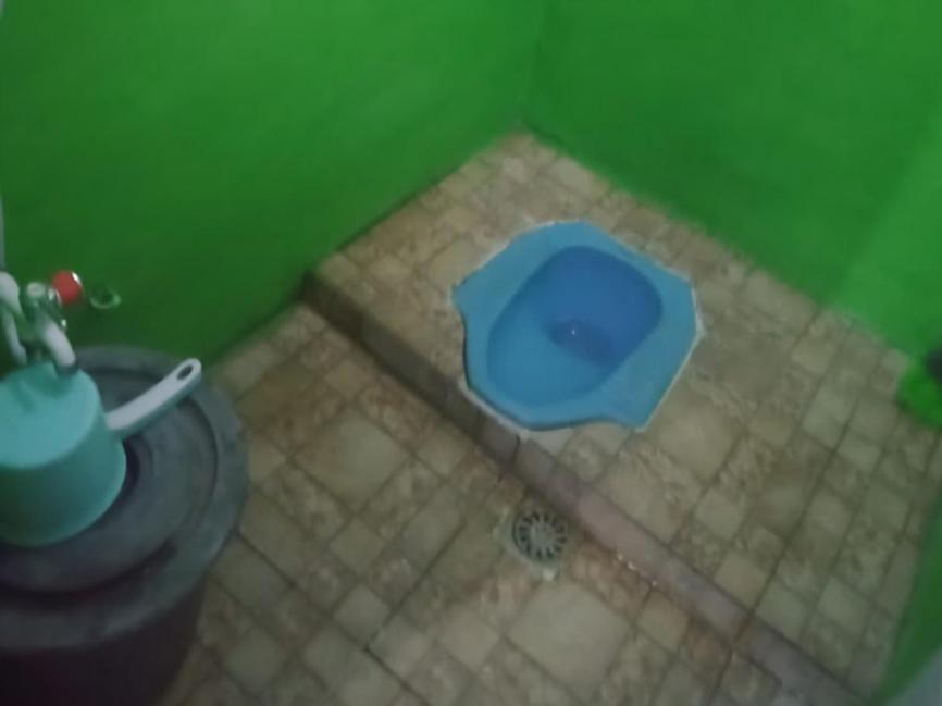 Ένα μπάνιο στο Homestay Alaswangi Syariah