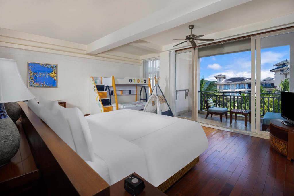 Balkón nebo terasa v ubytování Swissôtel Sanya Yalong Bay