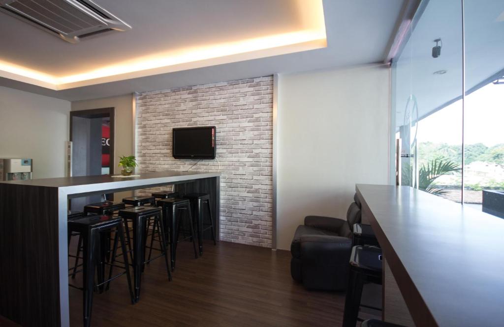 TV a/nebo společenská místnost v ubytování Chariton Hotel Ipoh