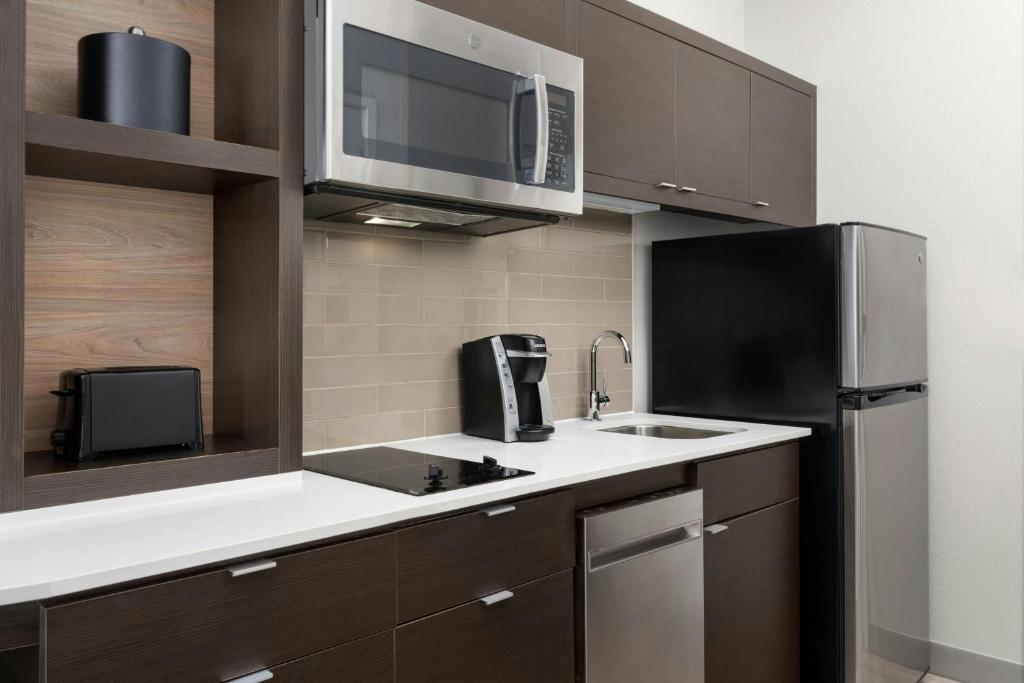 TownePlace Suites by Marriott Houston Hobby Airport photo