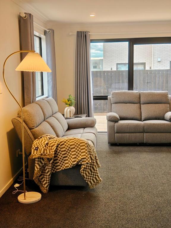 Modern Comfort in Hillcrest - Resim 31