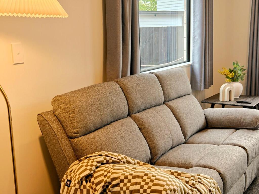 Modern Comfort in Hillcrest - Resim 33