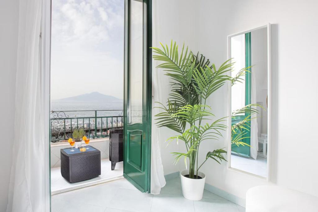 Balkón alebo terasa v ubytovaní SorrentoVibes - Seaview Home on the beach & amazing views terrace