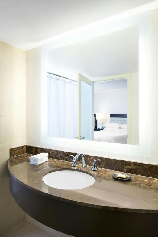 Sheraton Vancouver Wall Centre - Resim 44