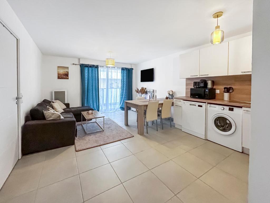 Η κουζίνα ή μικρή κουζίνα στο Appartement cosy tout équipé - Séjour idéal à Nice