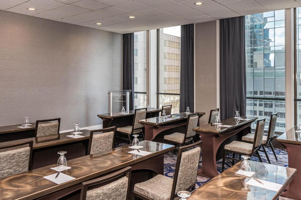 Sheraton Indianapolis City Centre Hotel photo