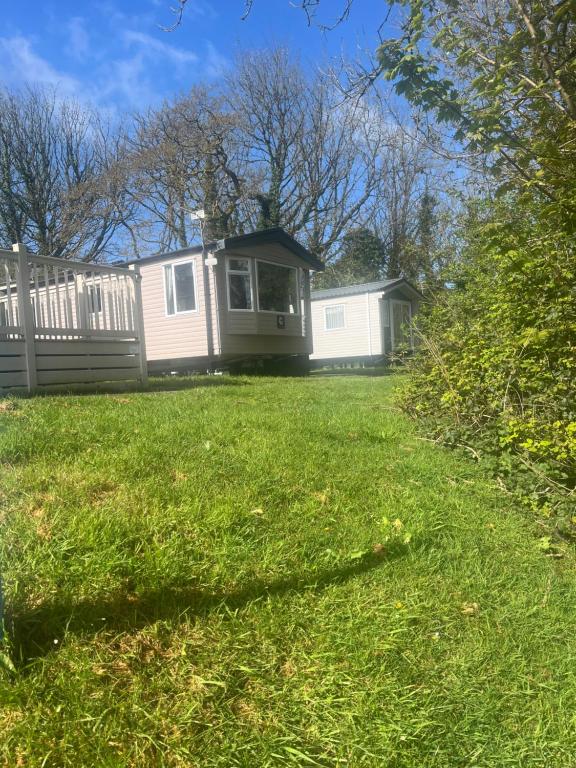 Galeriebild der Unterkunft Beautiful bideford bay holiday vans 8 berth 3 bedrooms in Bucks Mills