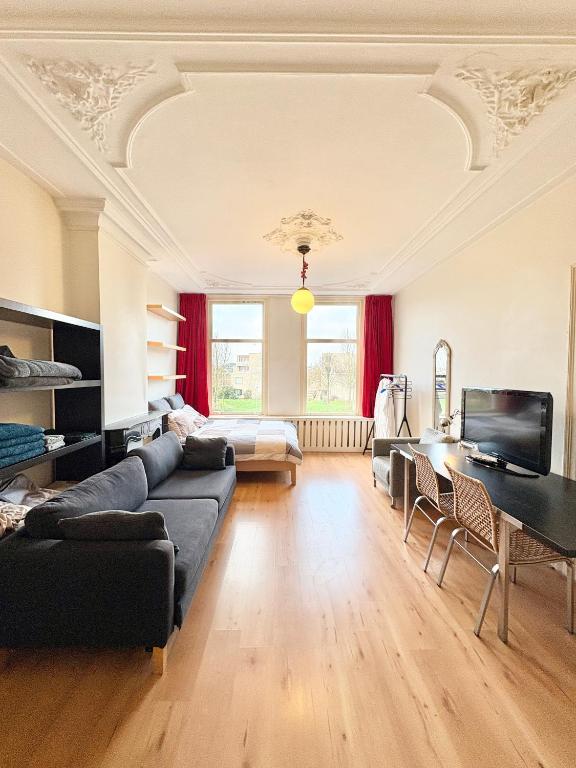 Dutch style canal house - Two-Bedroom Apartment