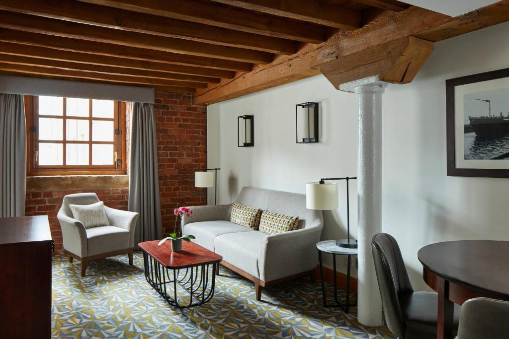 Manchester Marriott Victoria & Albert Hotel - Resim 12