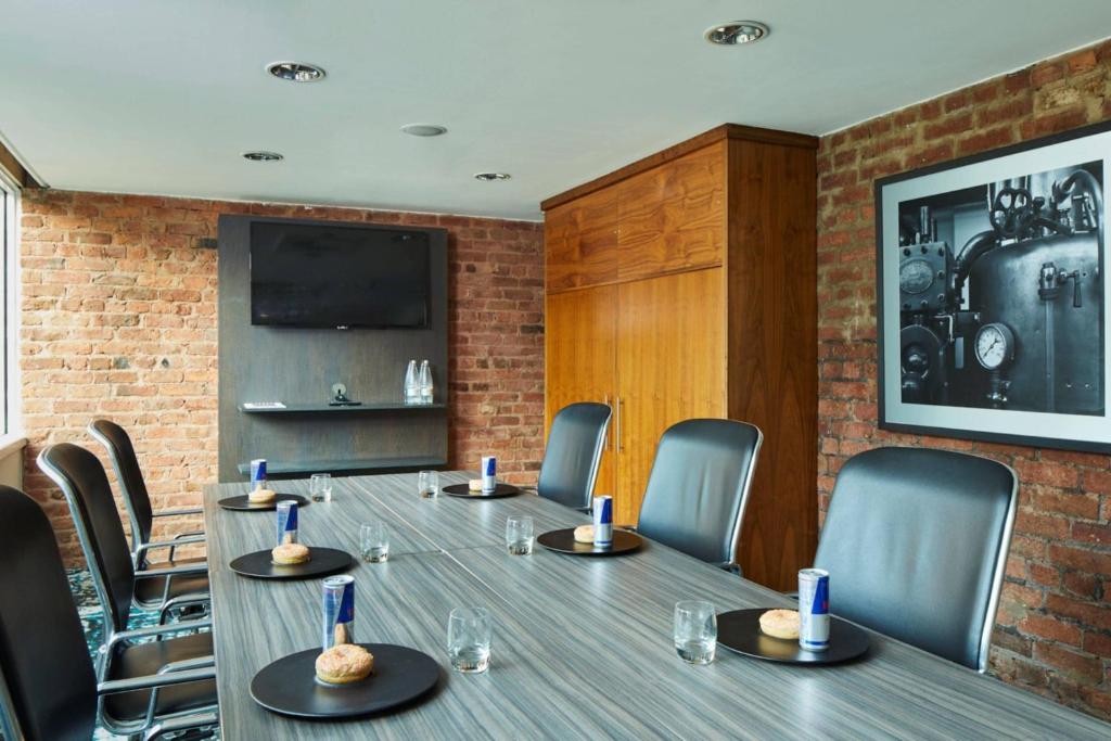 Manchester Marriott Victoria & Albert Hotel - Resim 41