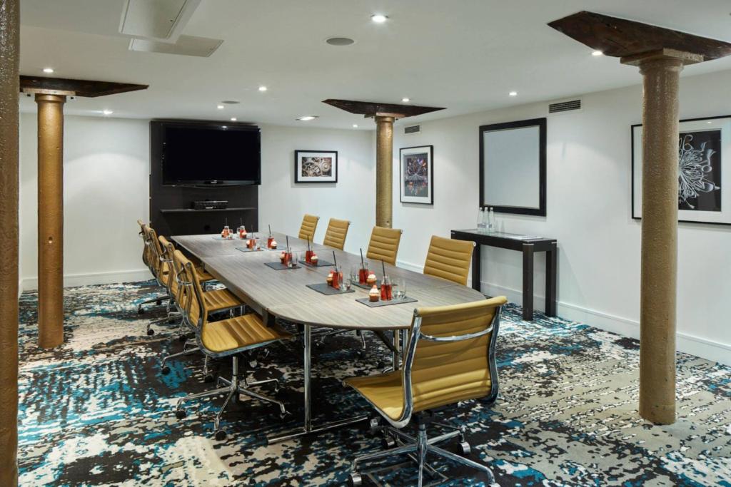 Manchester Marriott Victoria & Albert Hotel - Resim 45