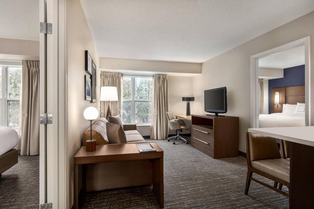 Postel nebo postele na pokoji v ubytování Residence Inn Deptford