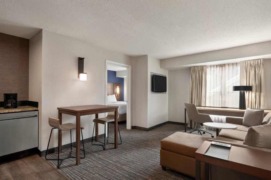 TV a/nebo společenská místnost v ubytování Residence Inn Deptford