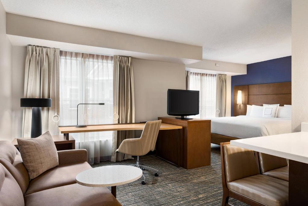 Postel nebo postele na pokoji v ubytování Residence Inn Deptford
