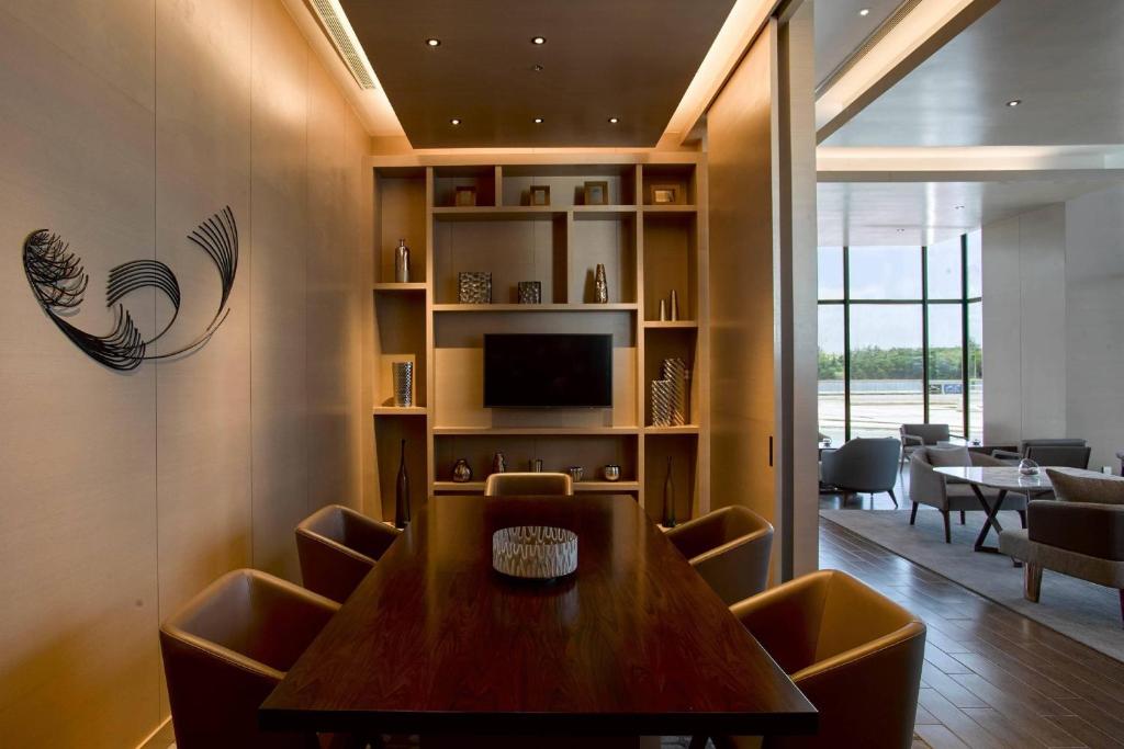 TV a/nebo společenská místnost v ubytování Kota Kinabalu Marriott Hotel