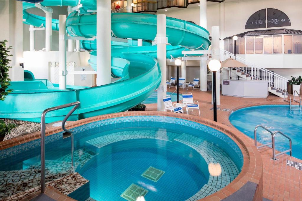 Sheraton Cavalier Calgary Hotel - Resim 44