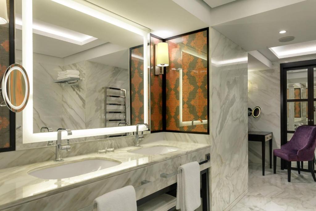 Sheraton Bucharest Hotel - Resim 25