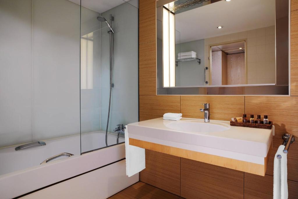 Sheraton Berlin Grand Hotel Esplanade - Resim 14