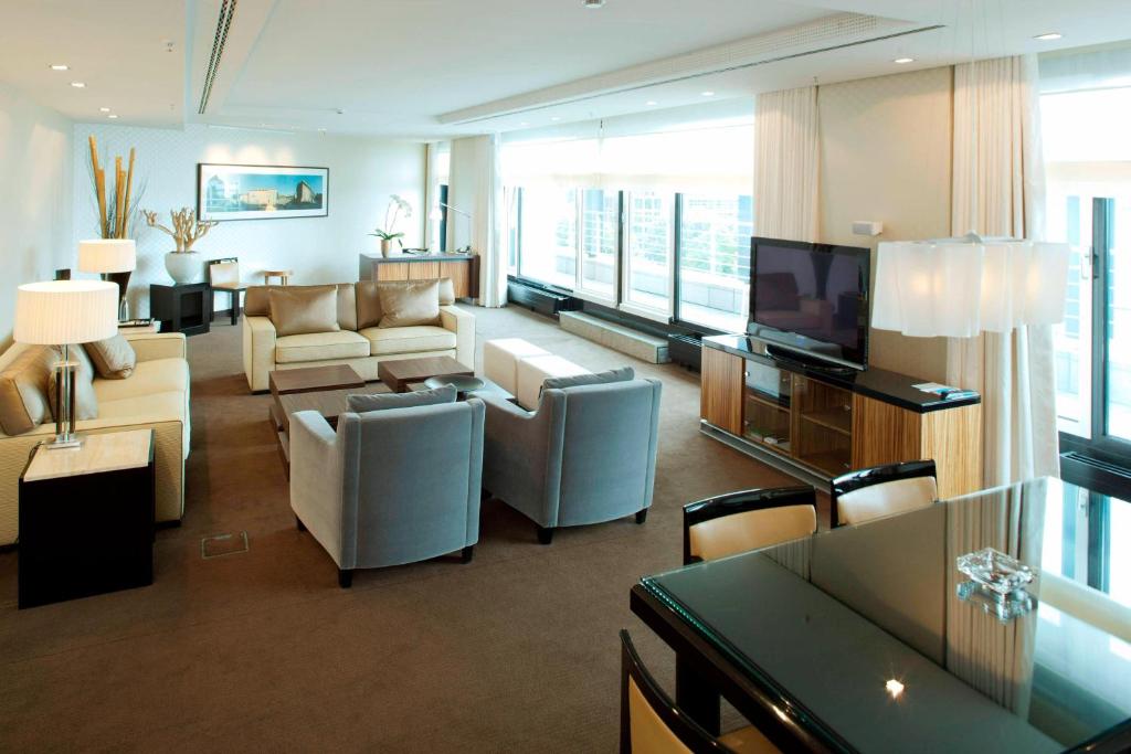 Sheraton Berlin Grand Hotel Esplanade - Resim 5