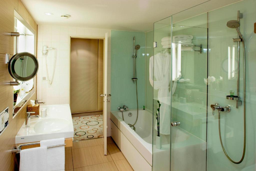 Sheraton Berlin Grand Hotel Esplanade - Resim 24